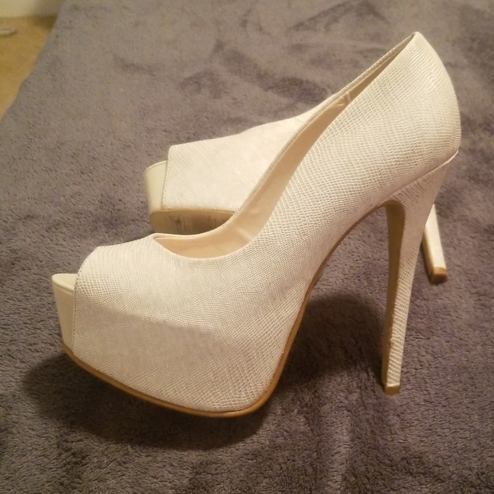 Shoes - Picture 3 of 3